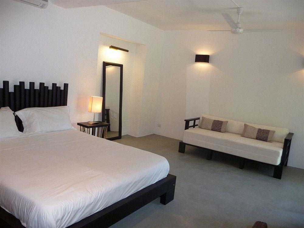 Esprit Libre Restaurant & Guest House Гранд Байе Екстериор снимка