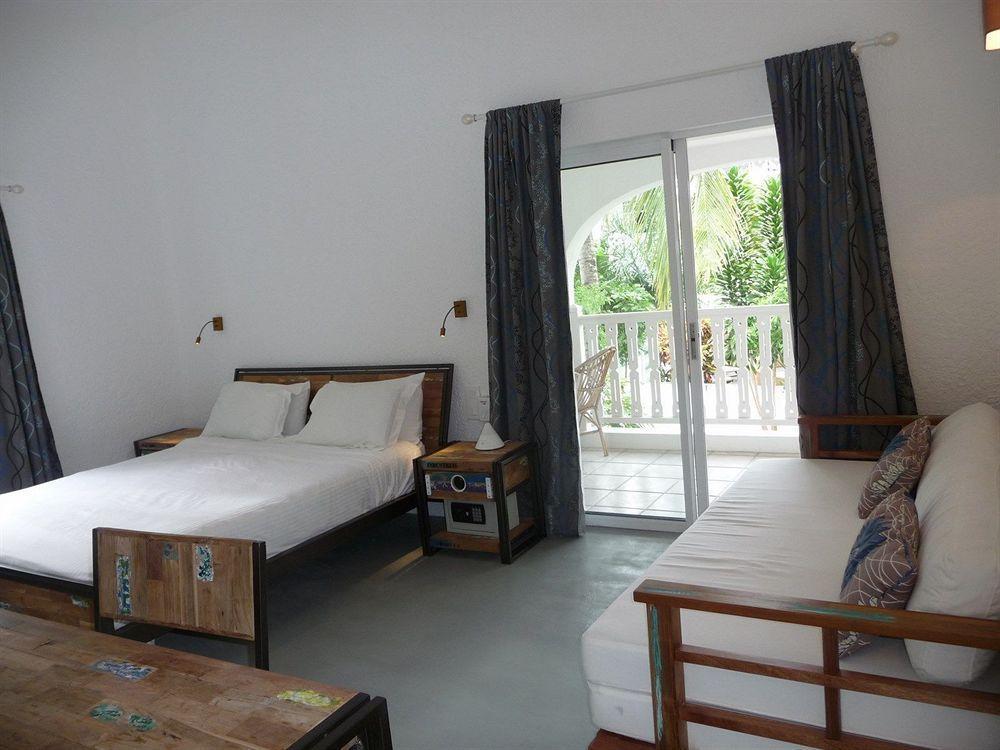 Esprit Libre Restaurant & Guest House Гранд Байе Екстериор снимка